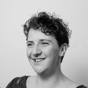 Julia_Delrieu-_photo_noir-blanc_164x164